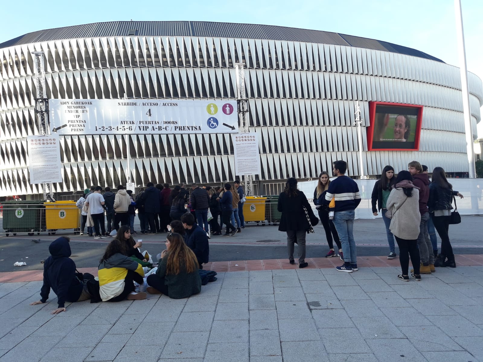 Fotos: El ambiente en San Mamés para los conciertos de la MTV
