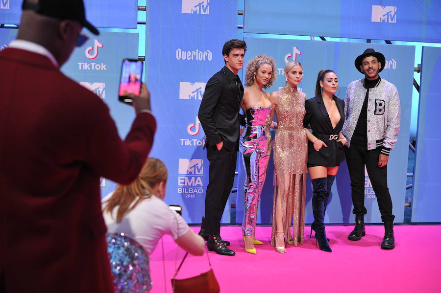 Xavier Serrano, Rose Bertram, Caroline Daur, Danna Paola y Hugo Gloss