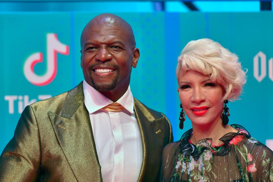 El actor Terry Crews y su mujer Rebecca King-Crews posaron para las cámaras