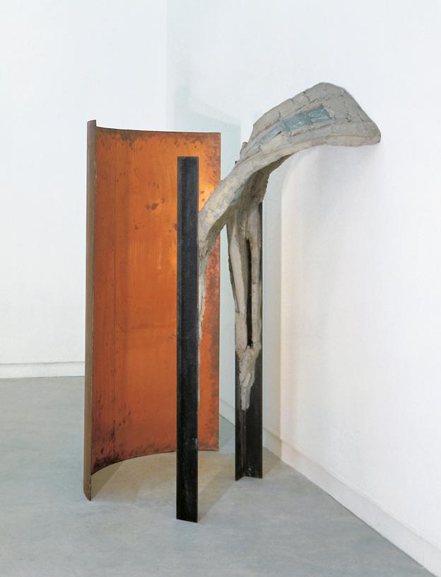 Cristina Iglesias (1956). Sin título M/M1, 1987. Cobre, hierro, cemento y cristal. 200 x 127,7 x 35 cm / 226 x 58 x 94 cm. Colección «la Caixa». Arte Contemporáneo 