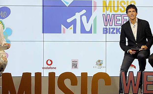 El diputado general también disfrutó de algunos eventos de la MTV. 