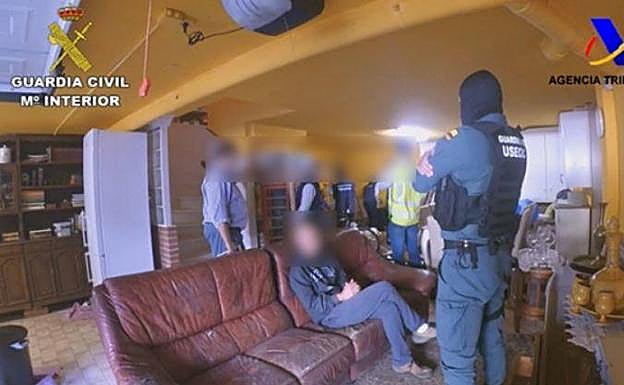 Imagen de la vivienda donde se produjo uno de los arrestos.