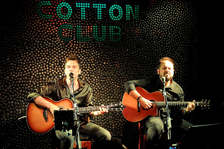 Pablo libó whisky y Borja Montenegro cató tinto.