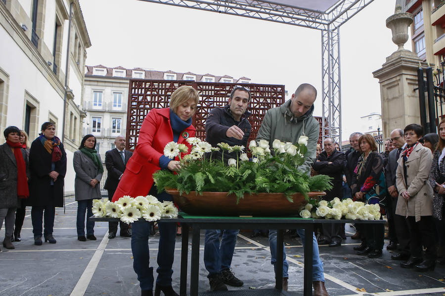 Fotos: Homenaje en el Parlamento vasco a las víctimas en el Día de la Memoria