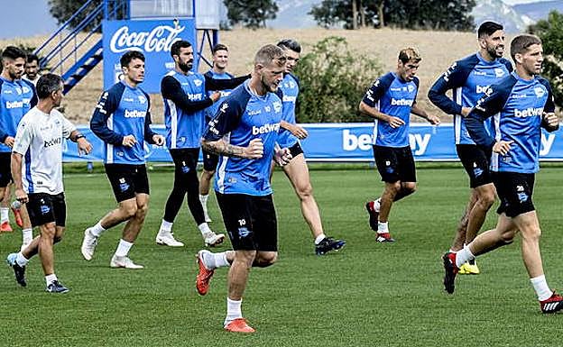 La plantilla albiazul, en un entrenamiento reciente. 