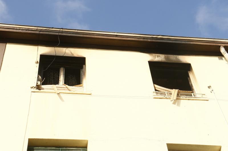 Fotos: Nuevo incendio en el edificio de Aretxabaleta donde murió calcinado un hombre el mes pasado