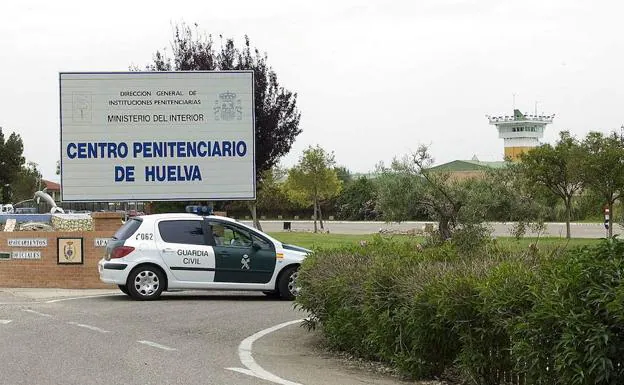 Envenenados seis trabajadores de la cárcel de Huelva