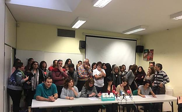 Los trabajadores relatan la situación insostenible de los centros forales de menores. 
