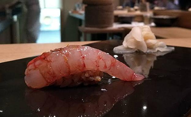 Una de las diminutas obras de arte que surge de las manos del cocinero riojano.