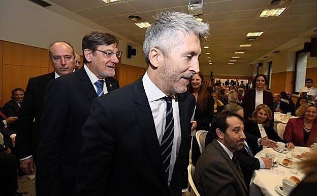 El ministro de Interior, Fernando Grande Marlaska, durante su visita este jueves a Bilbao.