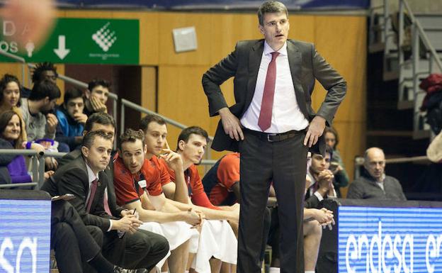 Perasovic, durante el partido en Santiago. 