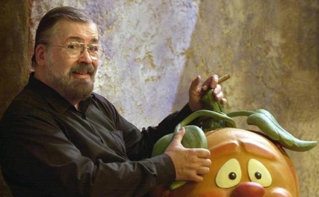 Chicho Ibáñez Serrador con la calabaza Ruperta, la mascota del 'Un, dos, tres...'.