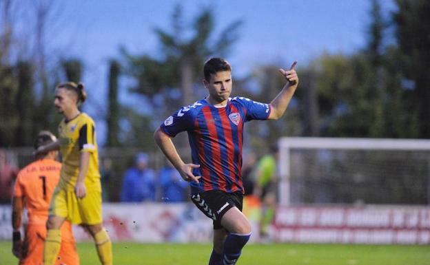 Garai festeja su gol. 