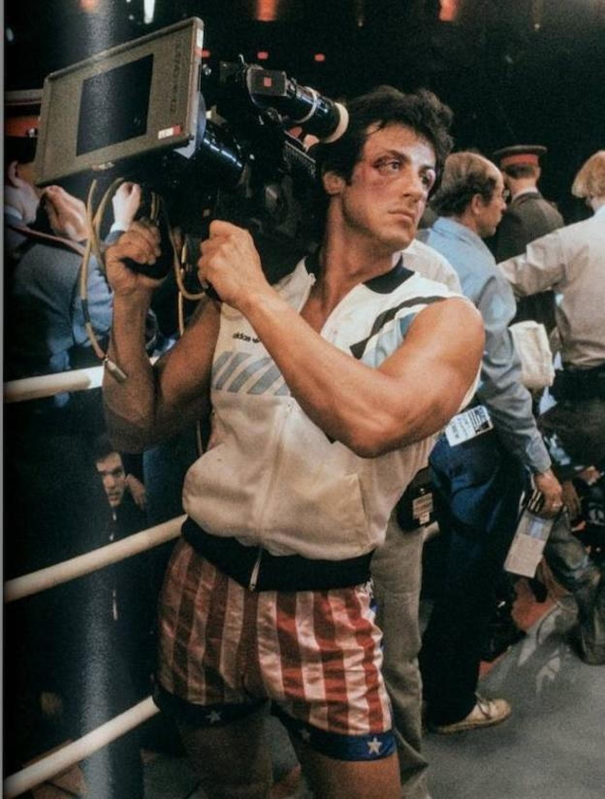 Sylvester Stallone, en el rodaje de 'Rocky IV' (1985), en una imagen del libro de la editorial Taschen 'Rocky. The Complete Films'. 