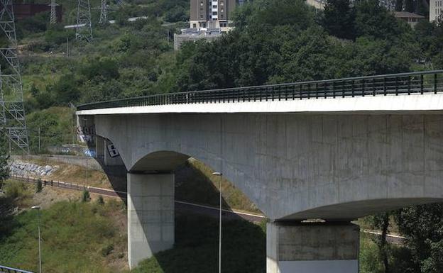 Imagen del viaducto del TAV entre Basauri y Arrigorriaga. 