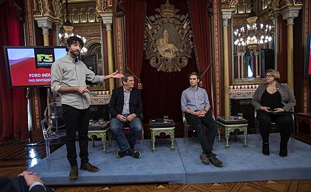 «Cuando Obama visitó Polonia, el primer ministro le regaló un videojuego»