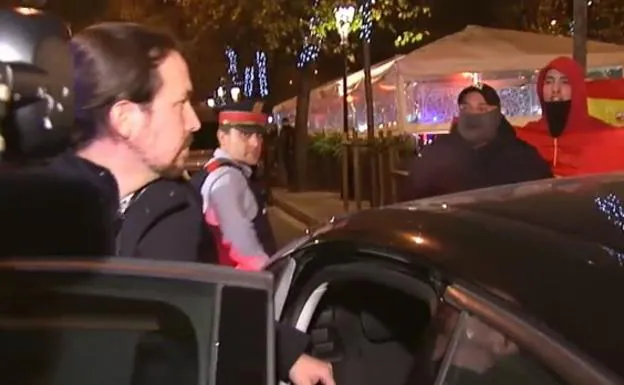 Pablo Iglesias, increpado al grito de «maricón» e «hijo de puta»