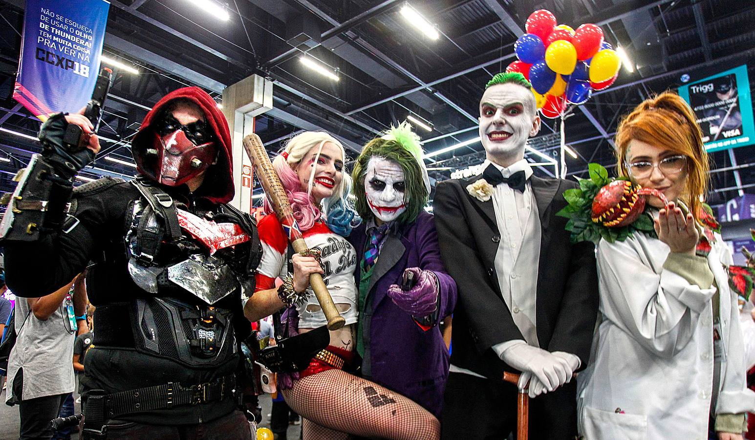 El 'Comic Con Experience 2018' es un festival de entretenimiento que atrae a cientos de miles de fanáticos de los superhéroes del cómic. Este año se ha celebrado en Sao Paulo, Brasil, y además de videojuegos y preestrenos de películas y series, los visitantes han tenido la oportunidad de celebrar el 25 aniversario de 'Power Rangers' y el 80 de 'Superman'. El evento, que ha atraído a más de 250.000 personas, es el más importante de su tipo en todo el hemisferio sur.