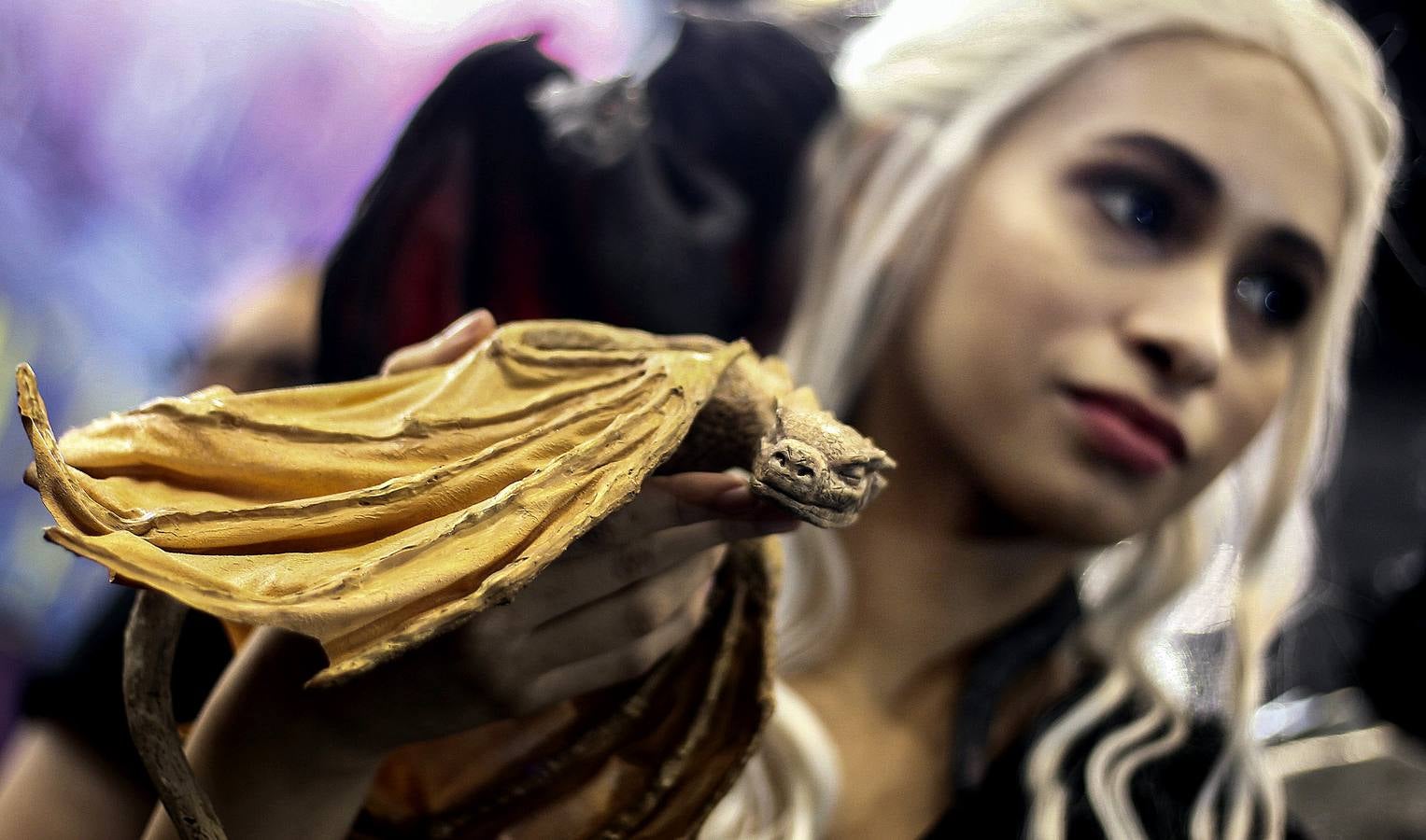 El 'Comic Con Experience 2018' es un festival de entretenimiento que atrae a cientos de miles de fanáticos de los superhéroes del cómic. Este año se ha celebrado en Sao Paulo, Brasil, y además de videojuegos y preestrenos de películas y series, los visitantes han tenido la oportunidad de celebrar el 25 aniversario de 'Power Rangers' y el 80 de 'Superman'. El evento, que ha atraído a más de 250.000 personas, es el más importante de su tipo en todo el hemisferio sur.