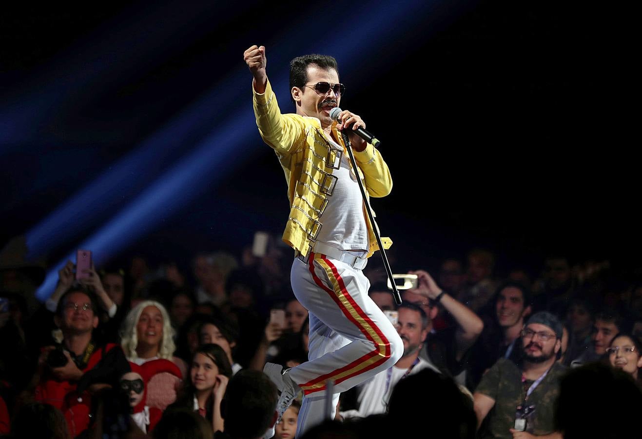 El 'Comic Con Experience 2018' es un festival de entretenimiento que atrae a cientos de miles de fanáticos de los superhéroes del cómic. Este año se ha celebrado en Sao Paulo, Brasil, y además de videojuegos y preestrenos de películas y series, los visitantes han tenido la oportunidad de celebrar el 25 aniversario de 'Power Rangers' y el 80 de 'Superman'. El evento, que ha atraído a más de 250.000 personas, es el más importante de su tipo en todo el hemisferio sur.