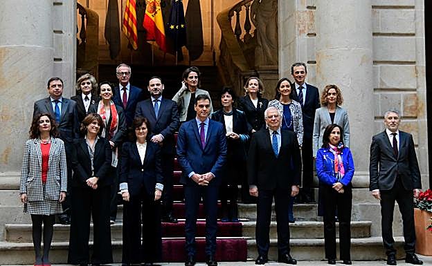 Sánchez preside esta mañana en la Llotja de Mar la foto de familia. 
