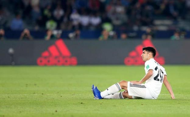 Marco Asensio, tras resentirse en la semifinal ante el Kashima. 