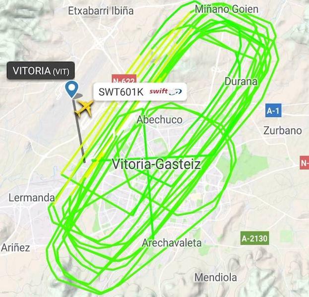 Mapa con el trazado que ha seguido el avión durante la mañana del domingo.