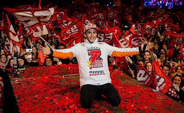 Marc Márquez celebra su séptimo título mundial, el quinto en la máxima categoría.
