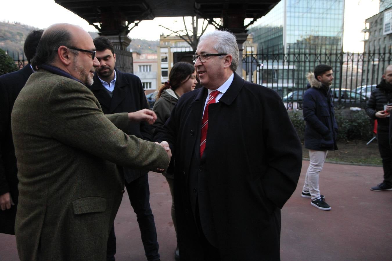 Aitor Elizegi y Alberto Uribe-Echevarría compiten por la presidencia del club rojiblanco, en las  elecciones de 2018 . / Manu Cecilio / Ignacio Pérez / Jordi Alemany / Athletic Club