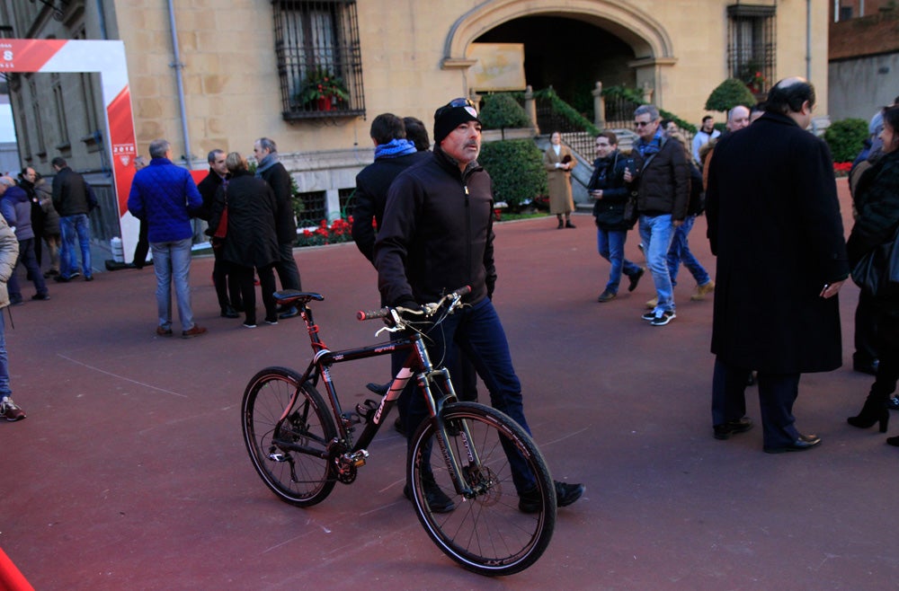 Aitor Elizegi y Alberto Uribe-Echevarría compiten por la presidencia del club rojiblanco, en las  elecciones de 2018 . / Manu Cecilio / Ignacio Pérez / Jordi Alemany / Athletic Club
