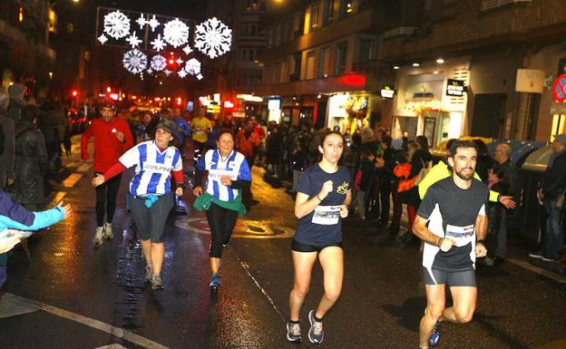 La San Silvestre es la carrera más popular con más de 3.000 particiipantes en las calles de Vitoria.