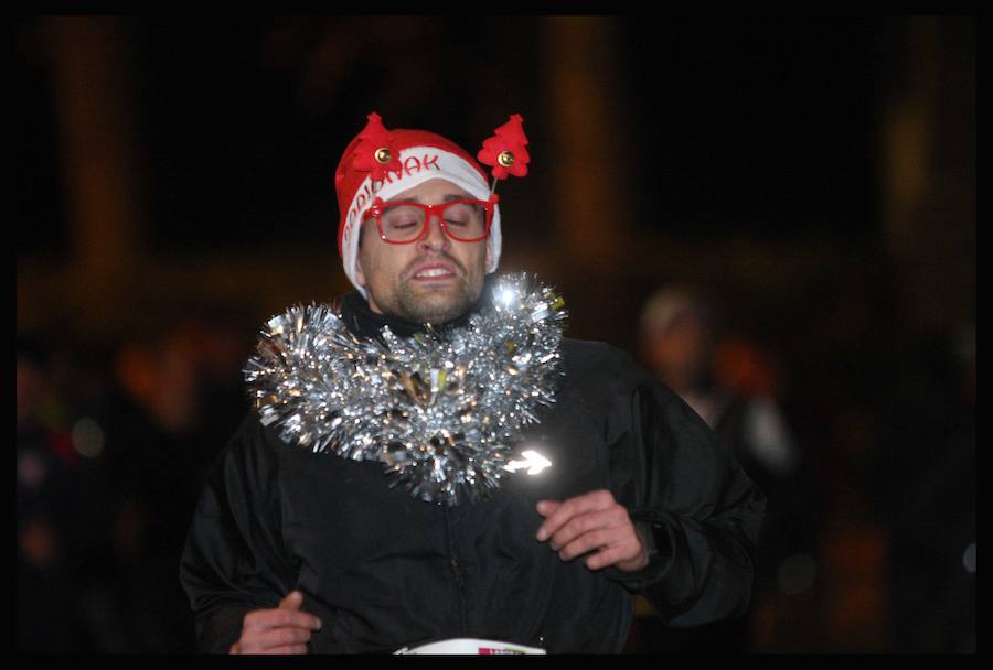 Fotos: Las fotos de la San Silvestre de Vitoria
