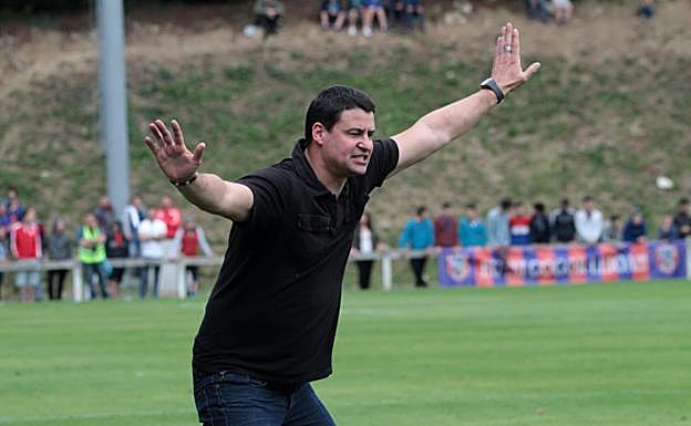 Gordobil, durante un partido en Sarriena