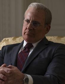 Imagen secundaria 2 - Christian Bale como Dick Cheney, Sam Rockwell en la piel de George W. Bush y Steve Carell caracterizado de Donald Rumsfeld.