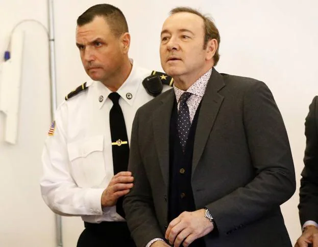 Kevin Spacey comparece en el juzgado de Nantucket (EE UU).