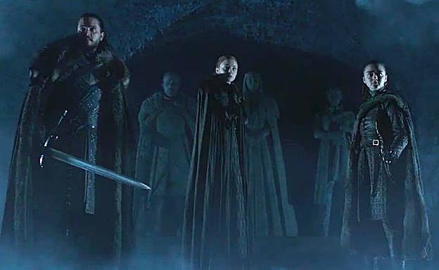 Jon Nieve y Sansa y Arya Stark en el 'teaser' de la octava temporada.