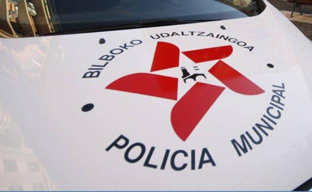 Persigue a un joven que le intentó acuchillar en Bilbao La Vieja hasta la llegada de la Policía