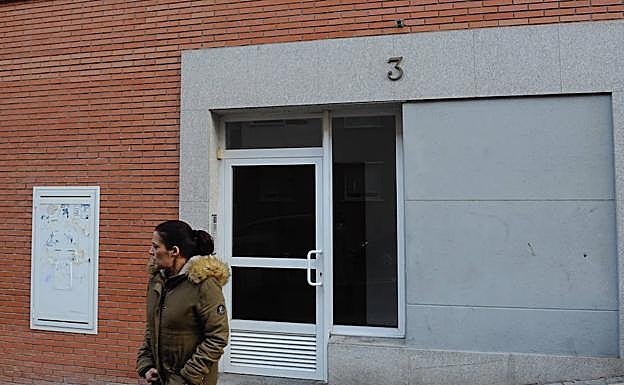 Portal de la vivienda donde ha tenido lugar el trágico suceso.