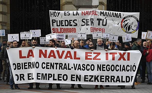Trabajadores de La Naval durante una de las marchas que han llevado a cabo en los últimos meses. 