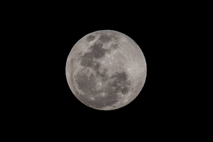 Imagen de la luna desde Caracas (Venezuela)