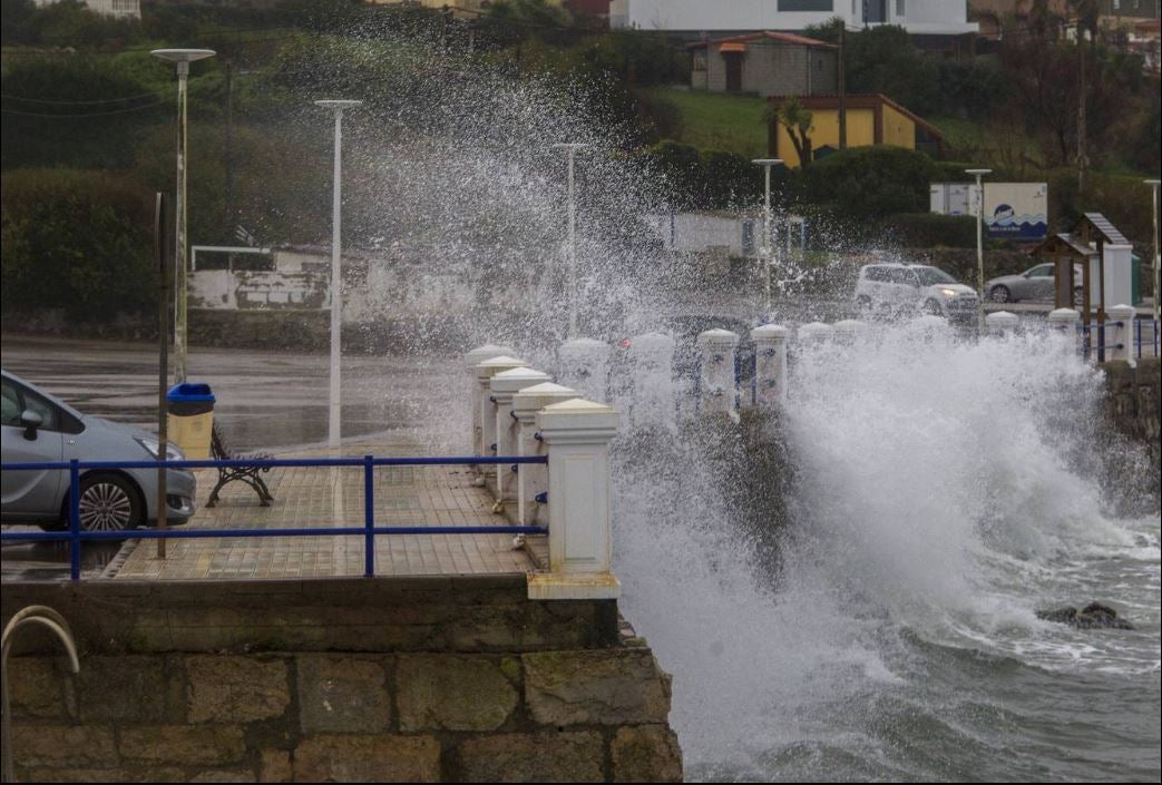 Oleaje en la zona de la Maruca (Santander)