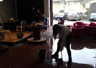 Imagen secundaria 1 - Zorrozaurre no aguanta el primer temporal desde la apertura del canal