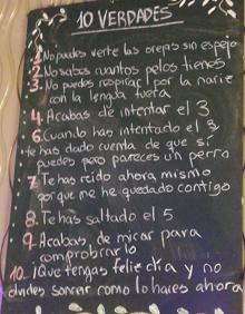 Imagen secundaria 2 - Edgard Alla Poe, los vinos y las diez verdades, todos unidos por la pizarra. 