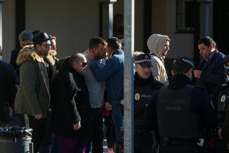 Instituciones, figuras públicas y vecinos han expresado sus condolencias a la familia del pequeño cuyo cadáver fue hallado de madrugada en el pozo en el que se le buscaba en Totalán