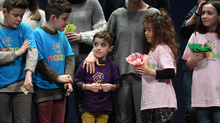 Las alrededor de 100 familias de menores transexuales del País Vasco y Navarra, que hasta ahora han formado parte de la asociación Chrysallis, han presentado este sábado su nueva marca, Naizen, con la que dejan de ser una delegación de la iniciativa nacional y se conforman en entidad independiente.