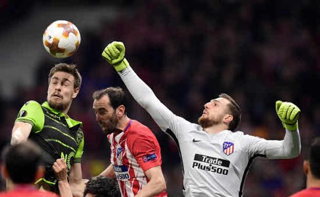 Jan Oblak, en una de las acciones en un encuentro. 