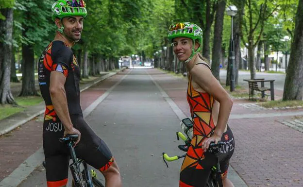 Amaia López y su chico, Josu Txasko, participaron el año pasado por primera vez en el Full del Triathlon de Vitoria -3,8 km a nado, 180km en bici y 42 km corriendo-. Este año, Amaia se va a centrar en el ciclismo.