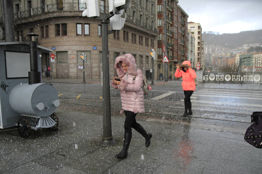 Fuerte granizada en Bilbao.