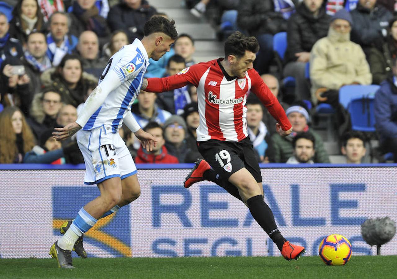 La Real Sociedad logra imponerse 2-1 al Athletic en el clásico del futbol vasco celebrado este sábado en Anoeta