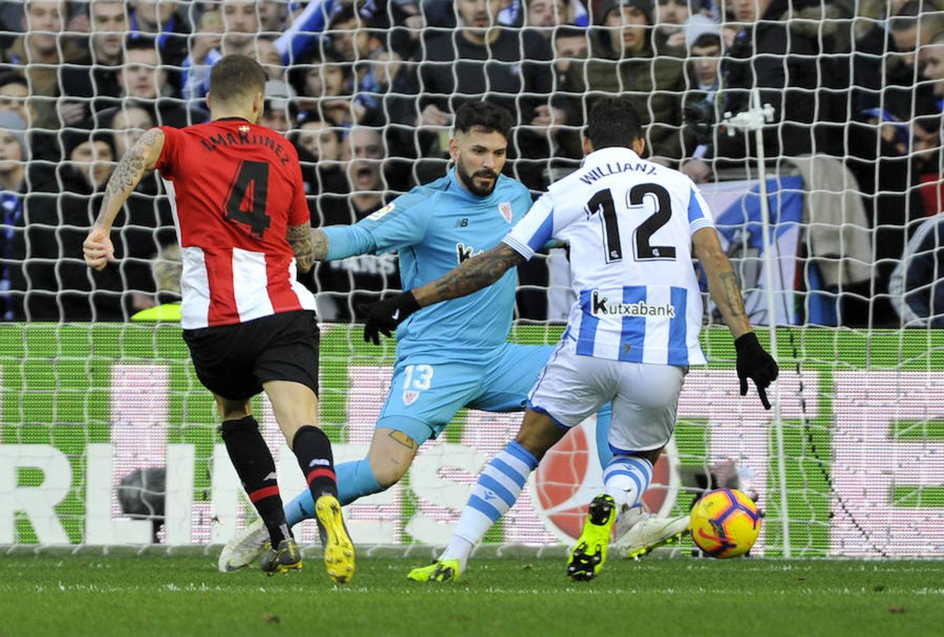 La Real Sociedad logra imponerse 2-1 al Athletic en el clásico del futbol vasco celebrado este sábado en Anoeta